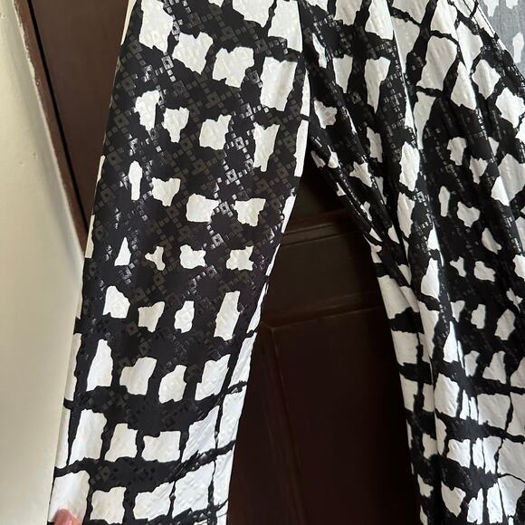 JOSEPH RIBKOFF | Black and White Graphic Faux Wrap Ruched Dress | Size 10 - Picture 3 of 7